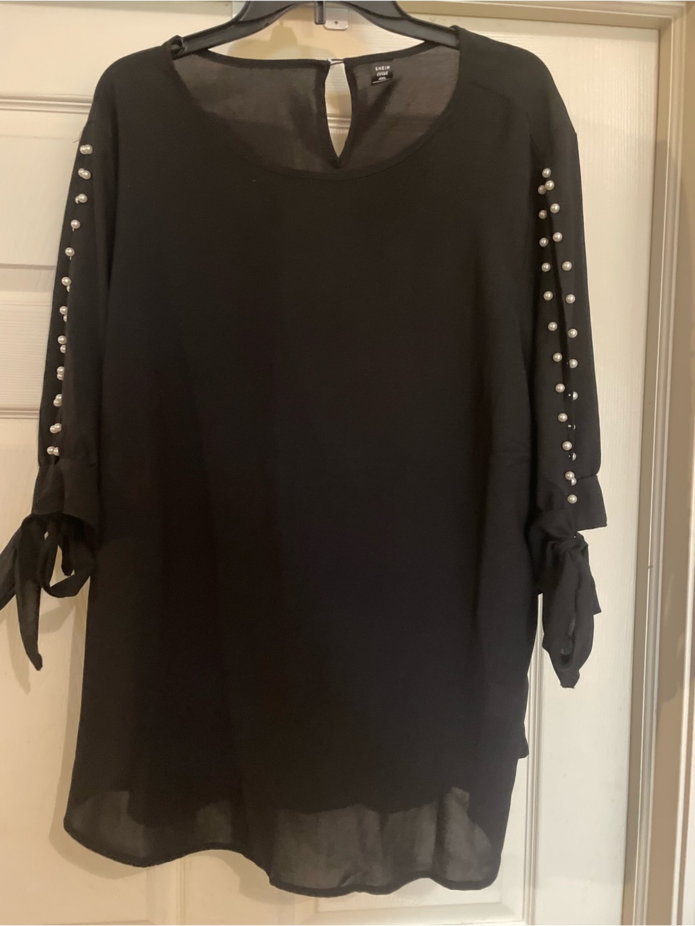 Black Beaded Pearl Sleeve Tie-Detail Women's Top Plus Size 4X